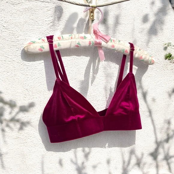Urban outfitters Velvet Bralette in Rich Burgundy pink S - Picture 1 of 5